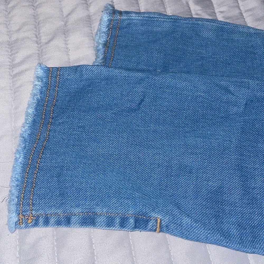 Girls Distressed Jeans - Picture 4 of 4